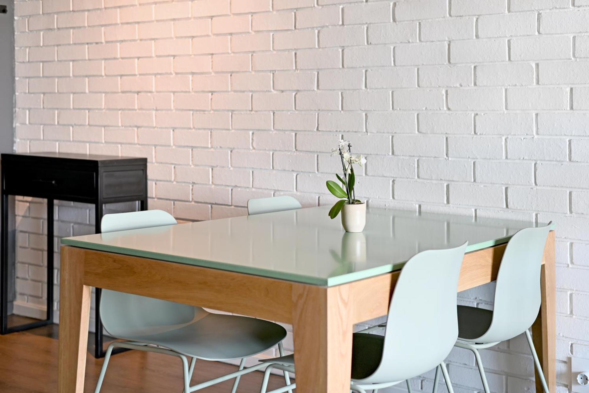 Industrial-chic With Dockyard Views Wex 1 Apartment *