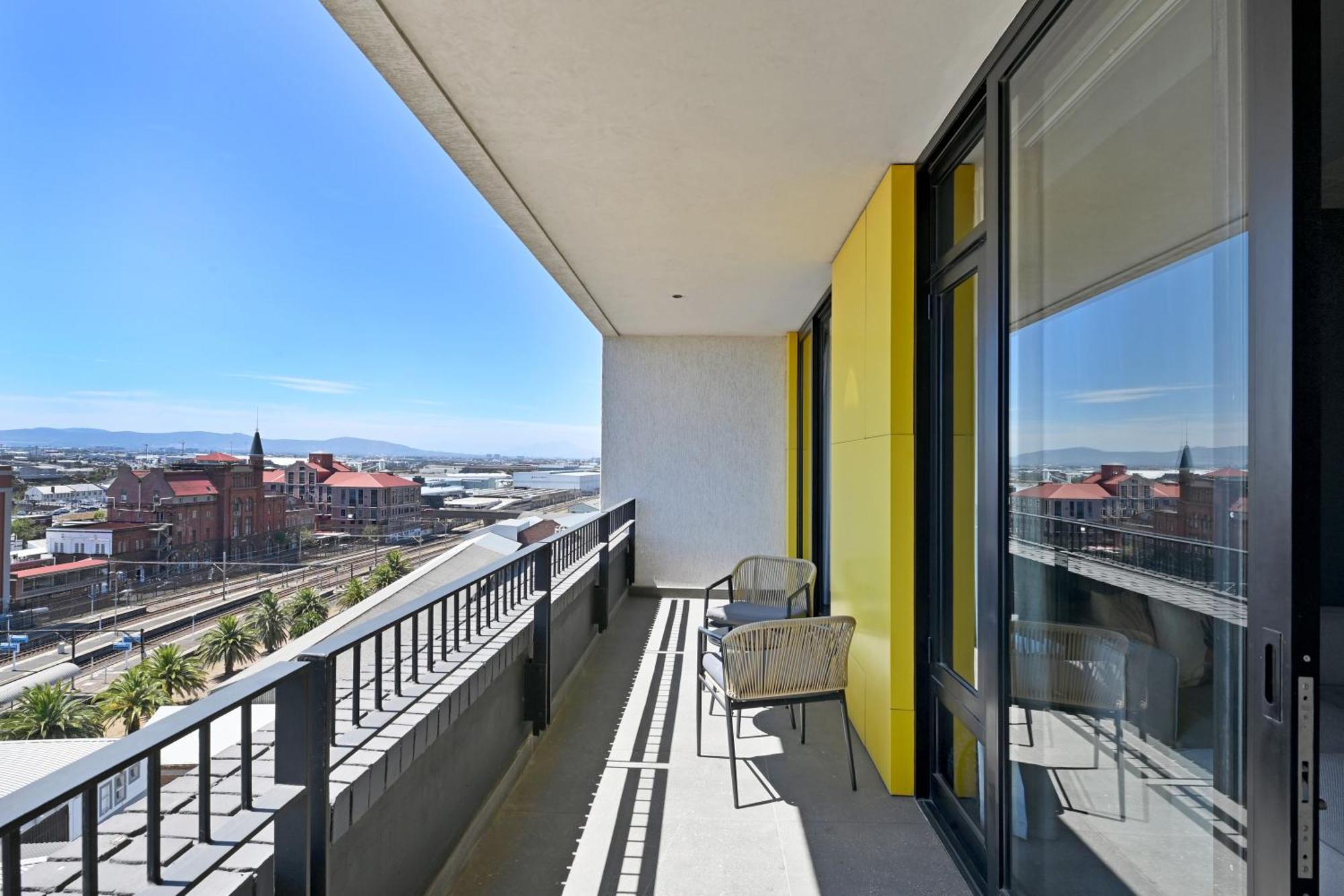 Industrial-chic With Dockyard Views Wex 1 Apartment Cape Town