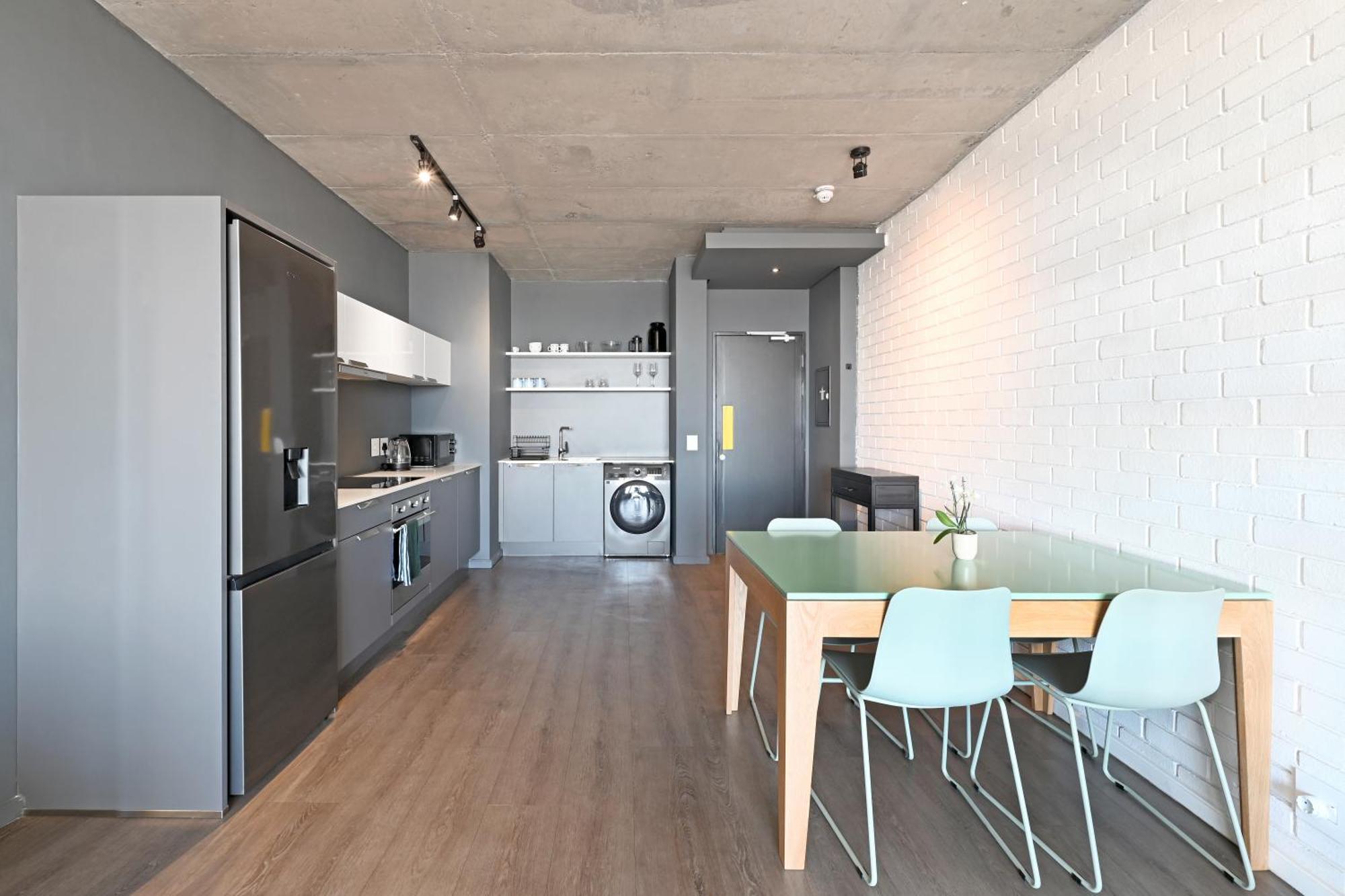 Industrial-chic With Dockyard Views Wex 1 *